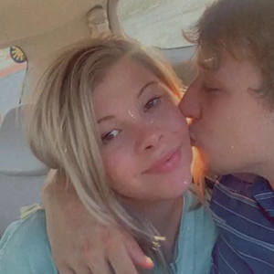 Meet your Posher, Hayley